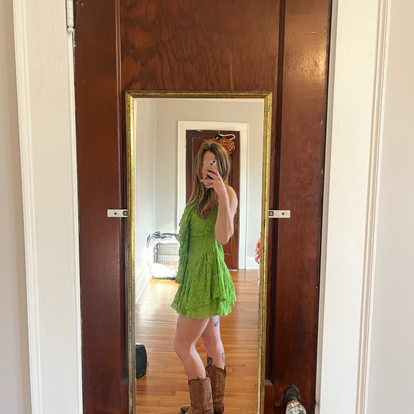 Vibrant Green Ruffled Dress - Picture 3 of 6